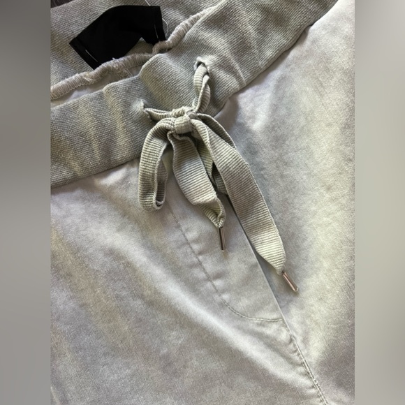 ITOO Italian Magic pants. Stretchy szM/L - Picture 5 of 8